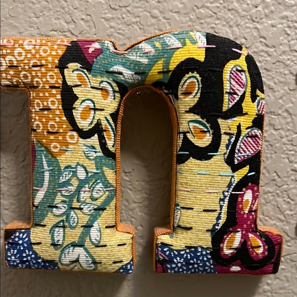 Colorful Laundry Wall Decor - Picture 4 of 9